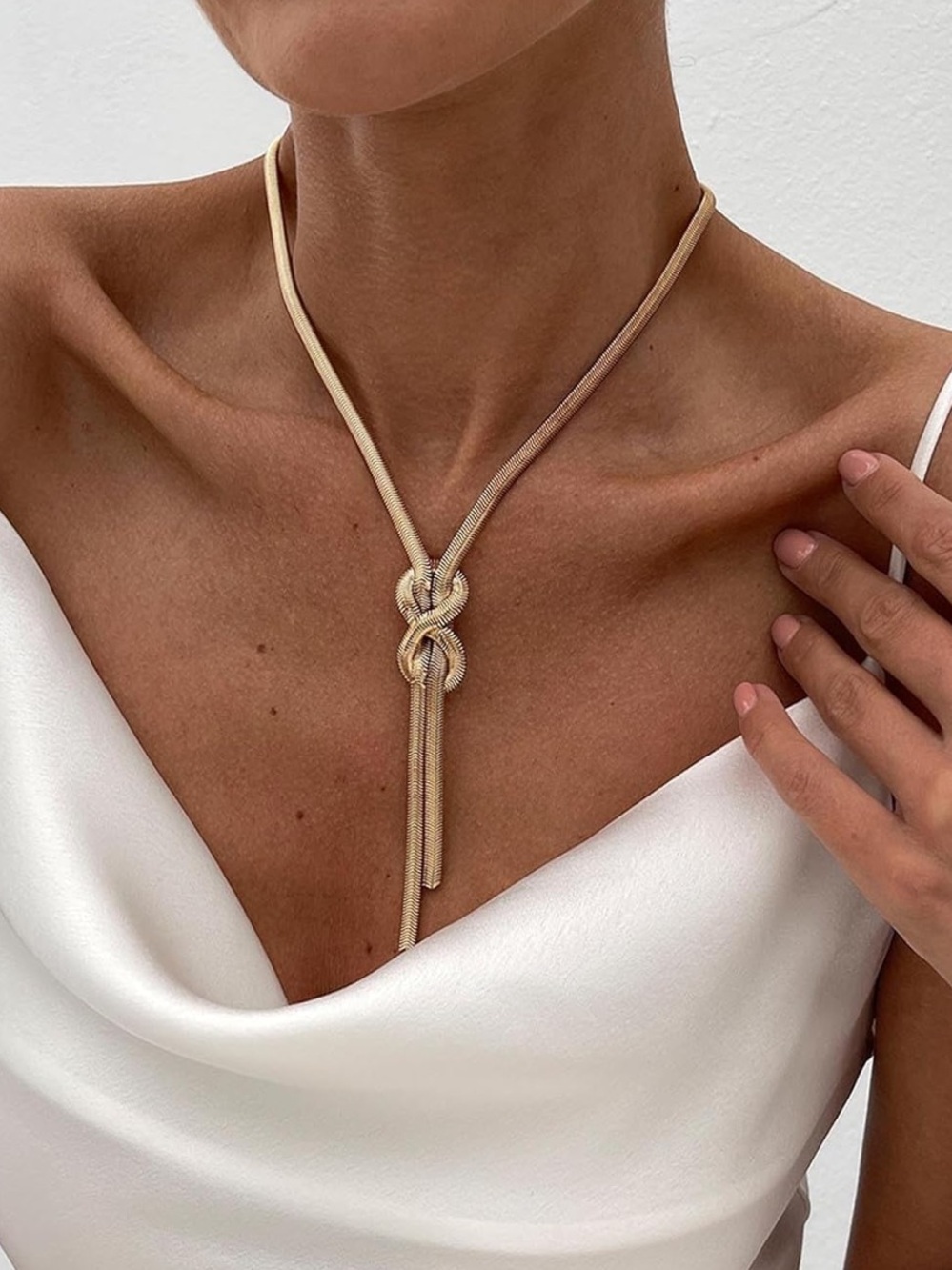 Minimalist Knot Pendant Necklace | Elegant Rope Necklace | Modern Chic Jewelry
